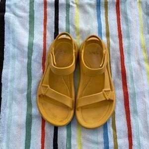 Teva Hurricane Drift